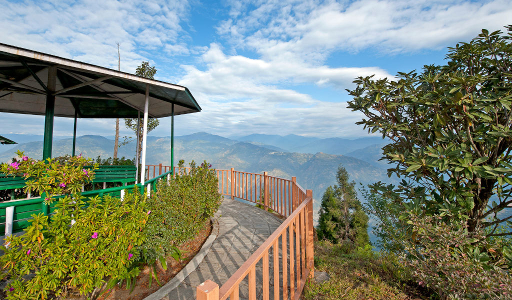 Beautiful mountain viewpoint scenery in Kalimpong Tour Package