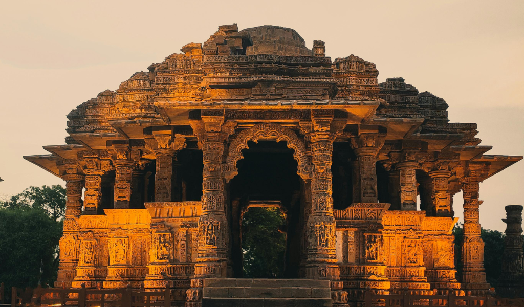 The beautifully carved Sabha Mandap of the Modhera Sun Temple, a popular heritage stop often included in a comprehensive Dwarka Somnath tour package in Gujarat.