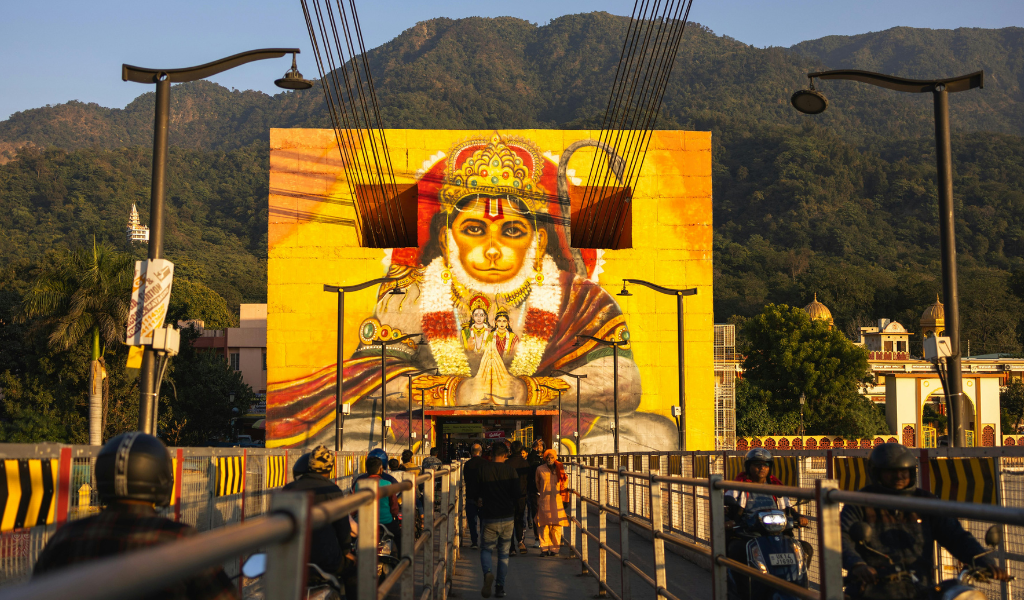 The beautiful Lord Hanuman mural at Janaki Setu in Rishikesh, capturing the spiritual energy of our Ayodhya Varanasi Haridwar Rishikesh tour package.