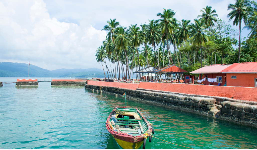 Tropical beach and clear sea, Andaman holiday package