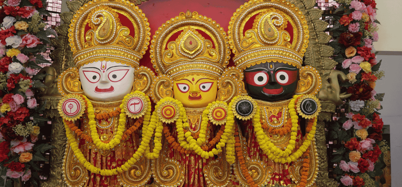 Lord Jagannath, Goddess Subhadra, and Lord Balabhadra idols in Puri for darshan during Odisha tour package sightseeing