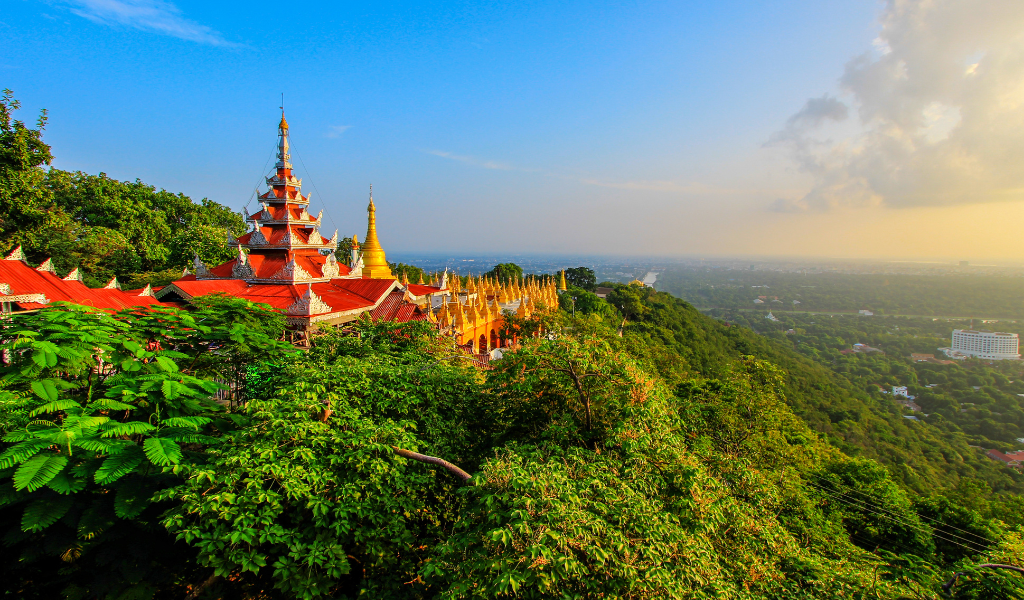 Darjeeling, Gangtok, Lachung Tour Package temple hill scenic nature view