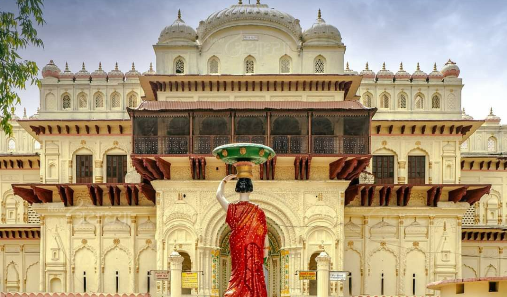 The ornate entrance of Kanak Bhawan temple, a key spiritual highlight of our tour to Ayodhya in Ayodhay tour package