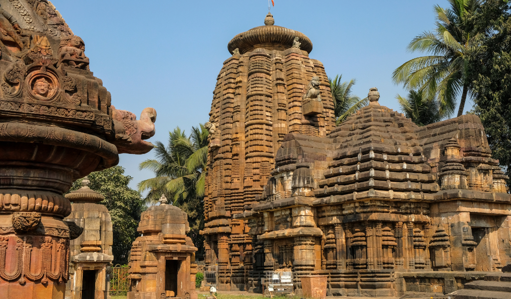 Mukteswar Temple stone architecture in Bhubaneswar for Odisha tour package temple sightseeing