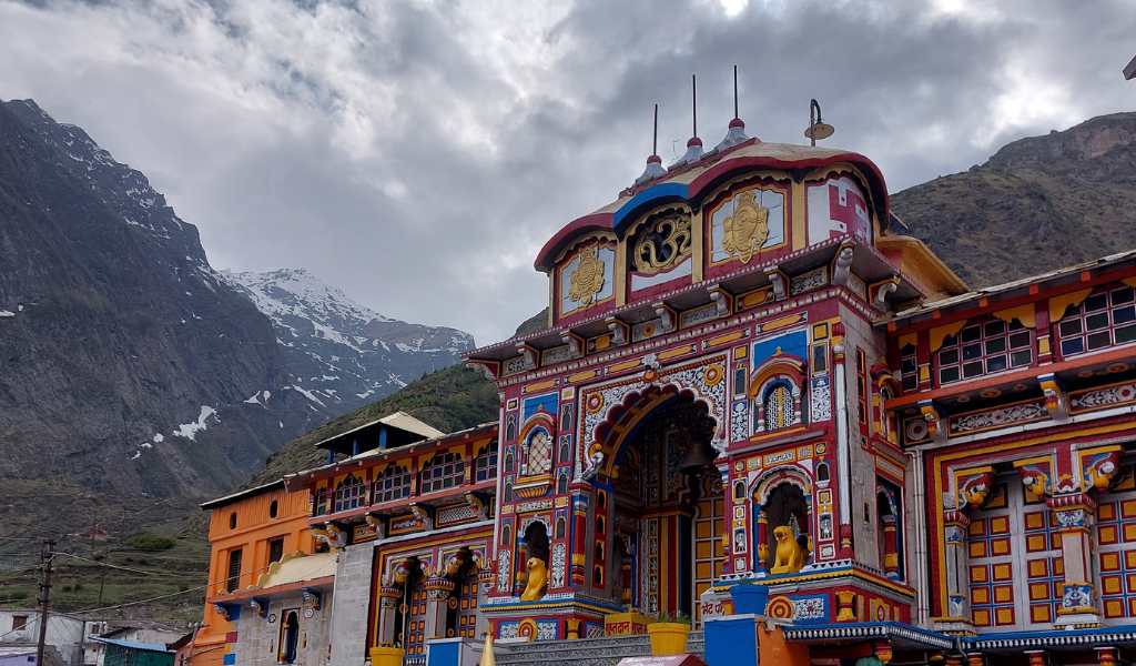 Colorful entrance of Badrinath Temple, a major highlight of the Char Dham package starting from Delhi.